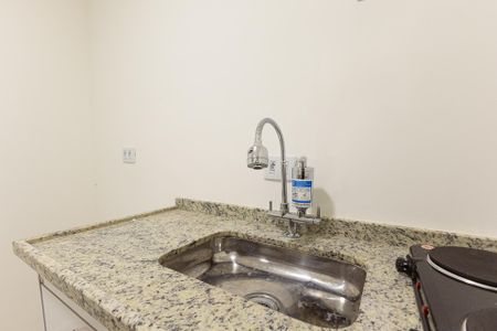 Cozinha de kitnet/studio para alugar com 1 quarto, 12m² em Moema, São Paulo