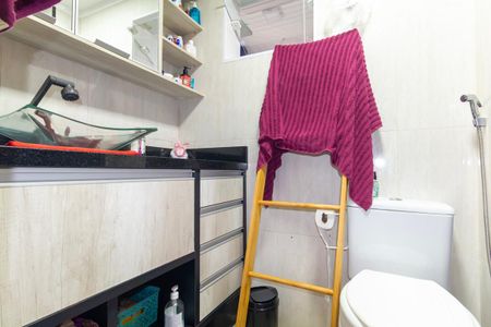 Apartamento à venda com 70m², 3 quartos e 1 vaga Apartamento à venda com 70m², 3 quartos e 1 vagaBanheiro