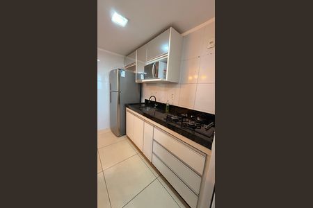 Cozinha de apartamento para alugar com 2 quartos, 56m² em Setor Bueno, Goiânia