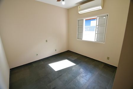 Casa para alugar com 55m², 2 quartos e 1 vagaSuíte