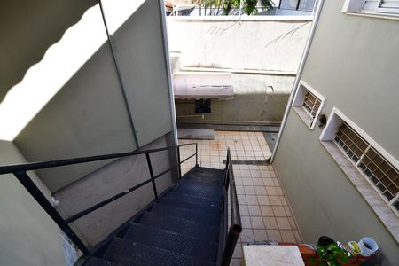 Casa para alugar com 55m², 2 quartos e 1 vagaEscada