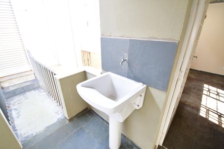 Casa para alugar com 55m², 2 quartos e 1 vagaÁrea de Serviço