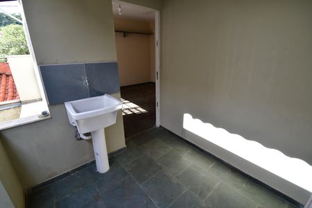 Casa para alugar com 55m², 2 quartos e 1 vagaÁrea de Serviço
