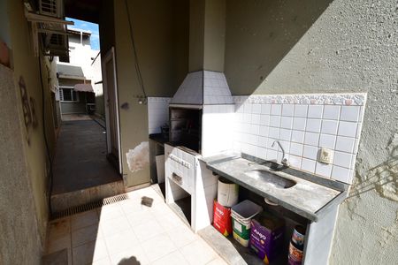Casa para alugar com 55m², 2 quartos e 1 vagaÁrea comum - Churrasqueira