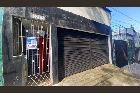 Fachada + Plaquinha de casa para alugar com 2 quartos, 340m² em Pompeia, São Paulo