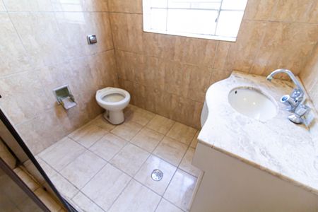 Banheiro de casa para alugar com 2 quartos, 340m² em Pompeia, São Paulo