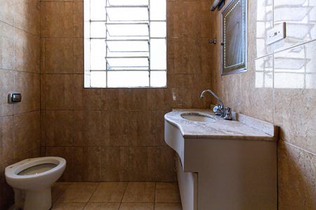 Casa para alugar com 340m², 2 quartos e 2 vagas Casa para alugar com 340m², 2 quartos e 2 vagasBanheiro