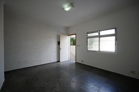 Casa para alugar com 160m², 2 quartos e 2 vagasSala