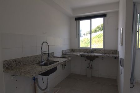 Apartamento à venda com 47m², 2 quartos e 1 vaga Apartamento à venda com 47m², 2 quartos e 1 vagaCozinha e Área de Serviço