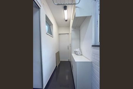 Apartamento à venda com 65m², 3 quartos e 1 vagaÁrea de Serviço
