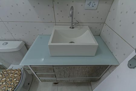 Casa de condomínio para alugar com 52m², 2 quartos e 1 vaga Casa de condomínio para alugar com 52m², 2 quartos e 1 vagaBanheiro