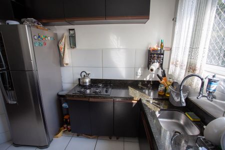 Cozinha de apartamento para alugar com 2 quartos, 40m² em Santo Antônio, São José dos Pinhais