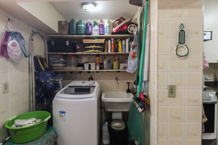 Apartamento à venda com 81m², 3 quartos e 2 vagas Apartamento à venda com 81m², 3 quartos e 2 vagasÁrea de Serviço