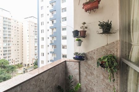 Apartamento à venda com 81m², 3 quartos e 2 vagas Apartamento à venda com 81m², 3 quartos e 2 vagasVaranda