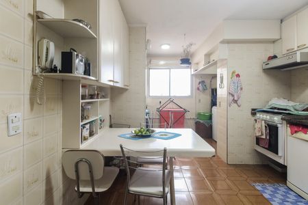 Apartamento à venda com 81m², 3 quartos e 2 vagas Apartamento à venda com 81m², 3 quartos e 2 vagasCozinha