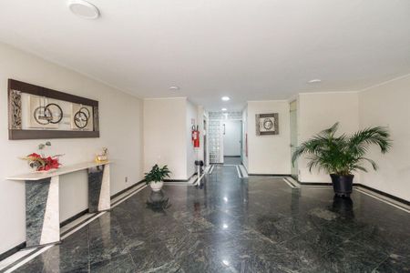 Apartamento à venda com 81m², 3 quartos e 2 vagas Apartamento à venda com 81m², 3 quartos e 2 vagasÁrea de Serviço