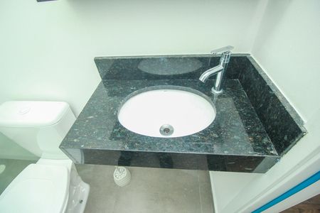 Apartamento para alugar com 61m², 2 quartos e 1 vaga Apartamento para alugar com 61m², 2 quartos e 1 vagaBanheiro da Suíte