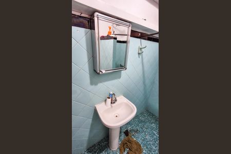 Casa para alugar com 35m², 2 quartos e sem vaga Casa para alugar com 35m², 2 quartos e sem vagaBanheiro
