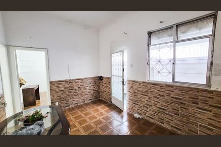Casa para alugar com 35m², 2 quartos e sem vaga Casa para alugar com 35m², 2 quartos e sem vagaSala