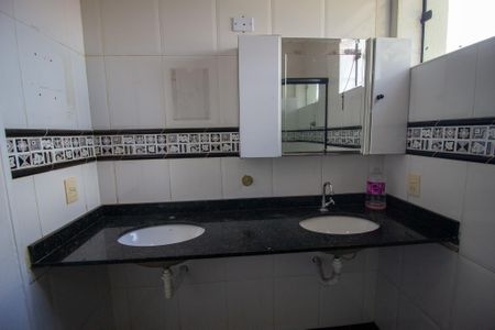 Casa para alugar com 221m², 4 quartos e 2 vagas Casa para alugar com 221m², 4 quartos e 2 vagasBanheiro da Suíte