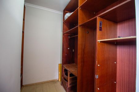 Casa para alugar com 221m², 4 quartos e 2 vagas Casa para alugar com 221m², 4 quartos e 2 vagasCloset