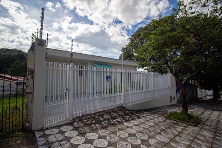 Casa para alugar com 221m², 4 quartos e 2 vagas Casa para alugar com 221m², 4 quartos e 2 vagasFachada