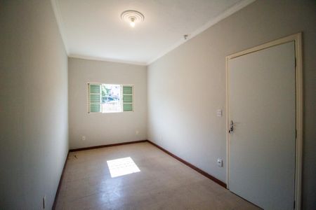 Casa para alugar com 221m², 4 quartos e 2 vagas Casa para alugar com 221m², 4 quartos e 2 vagasQuarto 2