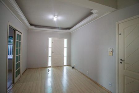 Casa para alugar com 221m², 4 quartos e 2 vagas Casa para alugar com 221m², 4 quartos e 2 vagasSala