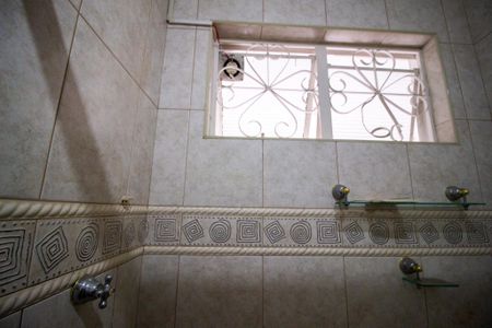 Casa para alugar com 221m², 4 quartos e 2 vagas Casa para alugar com 221m², 4 quartos e 2 vagasBanheiro 2