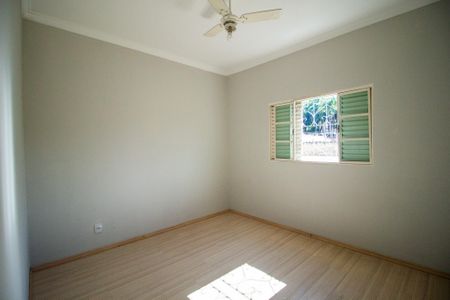 Casa para alugar com 221m², 4 quartos e 2 vagas Casa para alugar com 221m², 4 quartos e 2 vagasQuarto