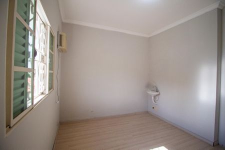 Casa para alugar com 221m², 4 quartos e 2 vagas Casa para alugar com 221m², 4 quartos e 2 vagasSuíte