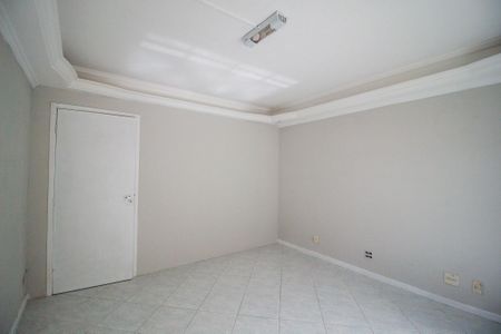 Casa para alugar com 221m², 4 quartos e 2 vagas Casa para alugar com 221m², 4 quartos e 2 vagasEscritório