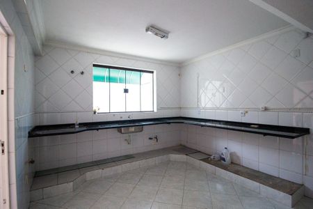 Casa para alugar com 221m², 4 quartos e 2 vagas Casa para alugar com 221m², 4 quartos e 2 vagasCozinha