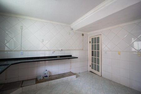 Casa para alugar com 221m², 4 quartos e 2 vagas Casa para alugar com 221m², 4 quartos e 2 vagasCozinha