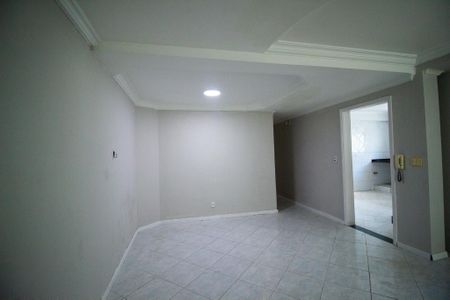 Casa para alugar com 221m², 4 quartos e 2 vagas Casa para alugar com 221m², 4 quartos e 2 vagasSala de Jantar