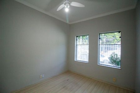 Casa para alugar com 221m², 4 quartos e 2 vagas Casa para alugar com 221m², 4 quartos e 2 vagasQuarto 3