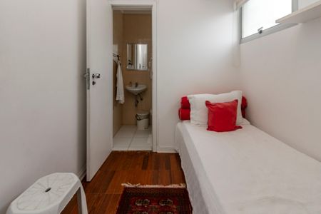 Apartamento à venda com 192m², 2 quartos e 3 vagas Apartamento à venda com 192m², 2 quartos e 3 vagasQuarto de Serviço