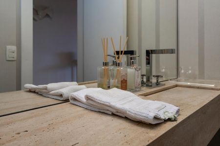 Apartamento à venda com 192m², 2 quartos e 3 vagas Apartamento à venda com 192m², 2 quartos e 3 vagasLavabo