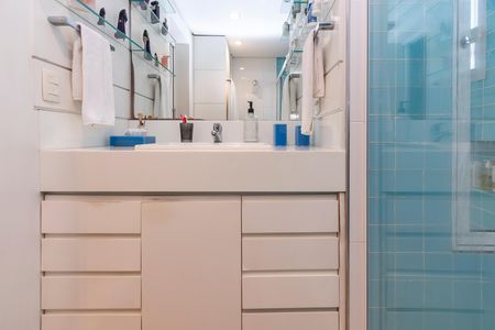 Apartamento à venda com 192m², 2 quartos e 3 vagas Apartamento à venda com 192m², 2 quartos e 3 vagasBanheiro da Suíte