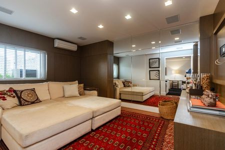 Apartamento à venda com 192m², 2 quartos e 3 vagas Apartamento à venda com 192m², 2 quartos e 3 vagasHome Theater