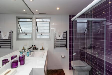 Apartamento à venda com 192m², 2 quartos e 3 vagas Apartamento à venda com 192m², 2 quartos e 3 vagasBanheiro