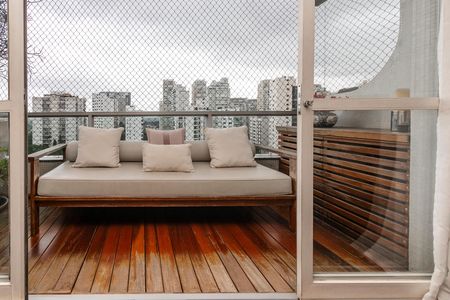 Apartamento à venda com 192m², 2 quartos e 3 vagas Apartamento à venda com 192m², 2 quartos e 3 vagasVaranda da Sala