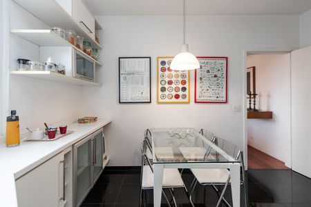 Apartamento à venda com 192m², 2 quartos e 3 vagas Apartamento à venda com 192m², 2 quartos e 3 vagasCopa