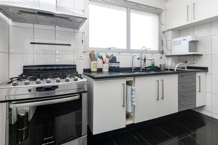 Apartamento à venda com 192m², 2 quartos e 3 vagas Apartamento à venda com 192m², 2 quartos e 3 vagasCozinha