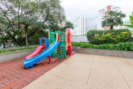 Apartamento à venda com 192m², 2 quartos e 3 vagas Apartamento à venda com 192m², 2 quartos e 3 vagasPlayground