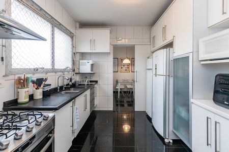Apartamento à venda com 192m², 2 quartos e 3 vagas Apartamento à venda com 192m², 2 quartos e 3 vagasCozinha