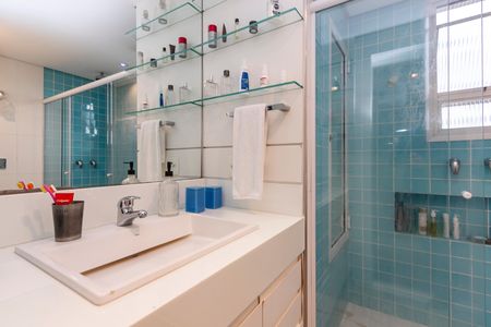 Apartamento à venda com 192m², 2 quartos e 3 vagas Apartamento à venda com 192m², 2 quartos e 3 vagasBanheiro da Suíte