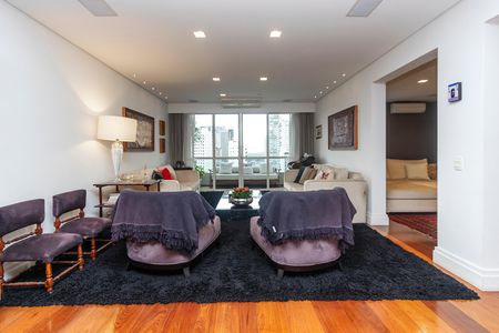 Apartamento à venda com 192m², 2 quartos e 3 vagas Apartamento à venda com 192m², 2 quartos e 3 vagasSala