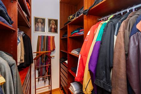 Apartamento à venda com 192m², 2 quartos e 3 vagas Apartamento à venda com 192m², 2 quartos e 3 vagasCloset 1