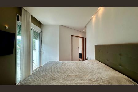 Casa à venda com 438m², 5 quartos e 6 vagas Casa à venda com 438m², 5 quartos e 6 vagasQuarto